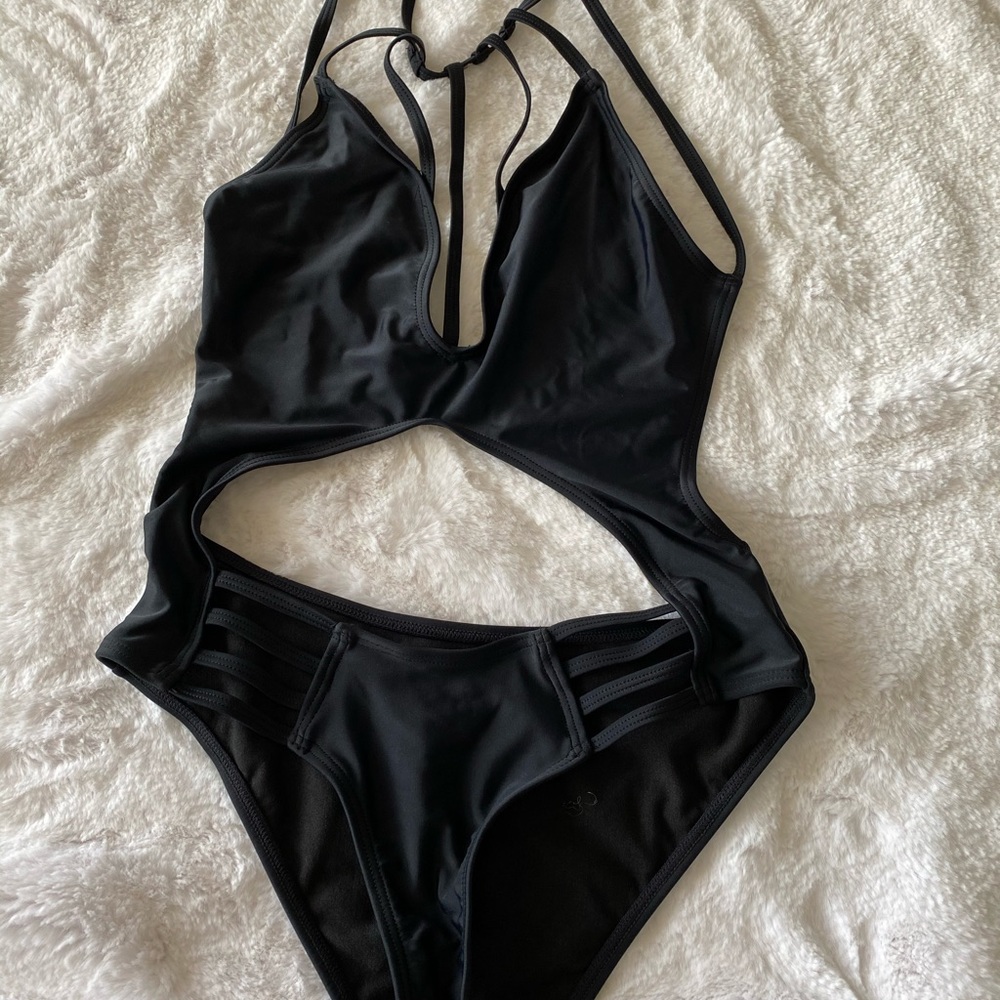Forever 21 cut out one piece size S
